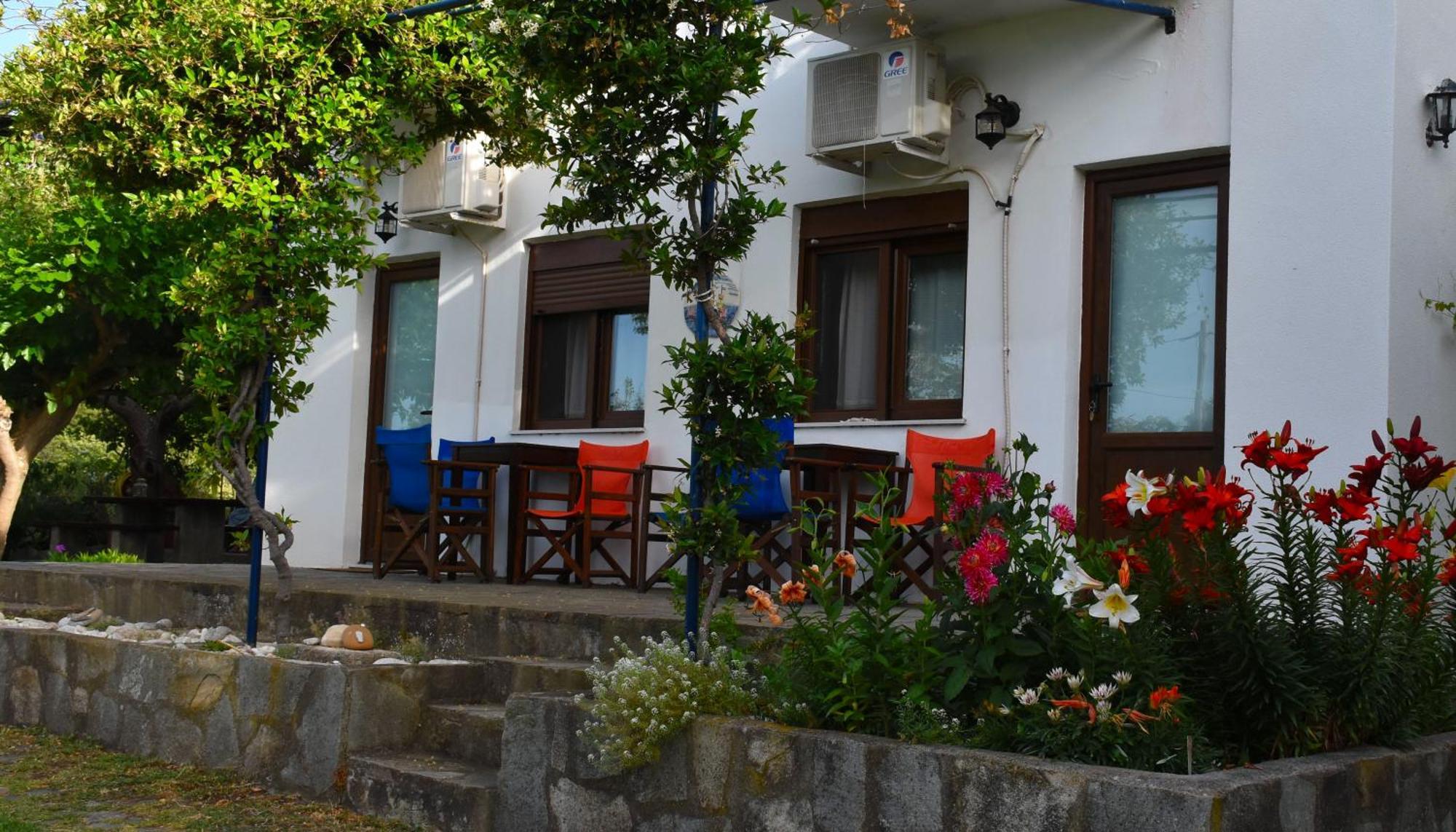 Mirsini Apartments Kariotes Dış mekan fotoğraf