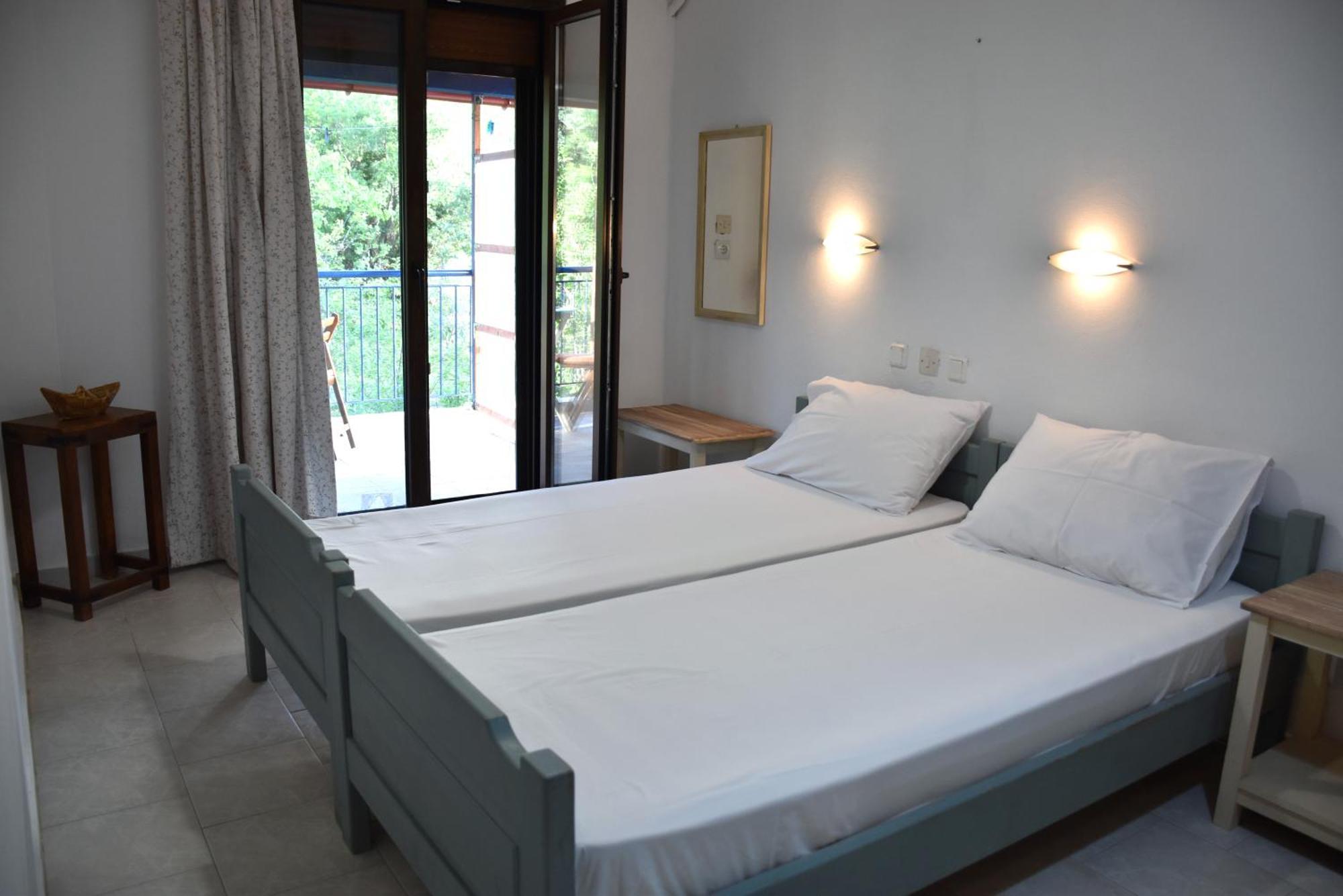 Mirsini Apartments Kariotes Dış mekan fotoğraf