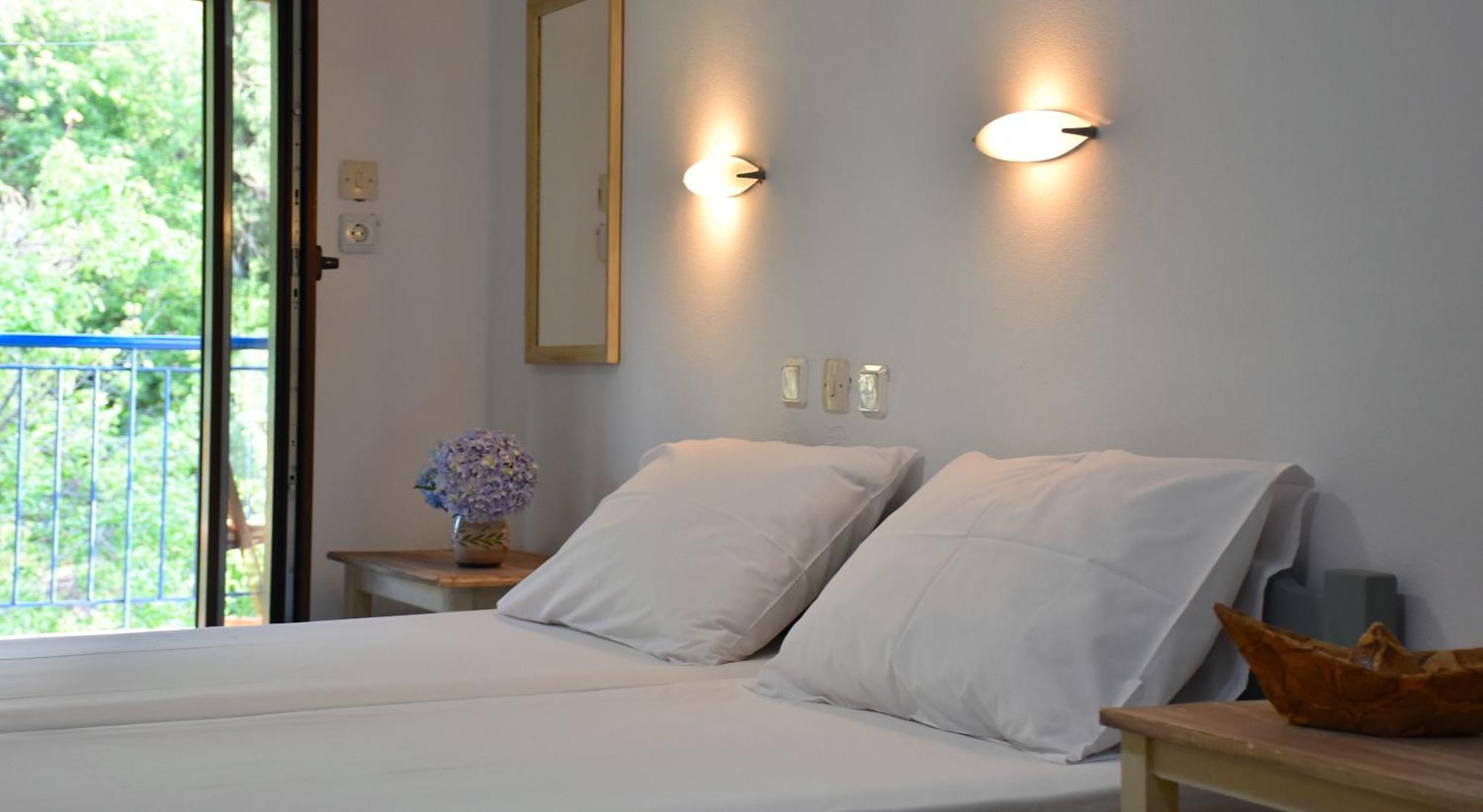 Mirsini Apartments Kariotes Dış mekan fotoğraf
